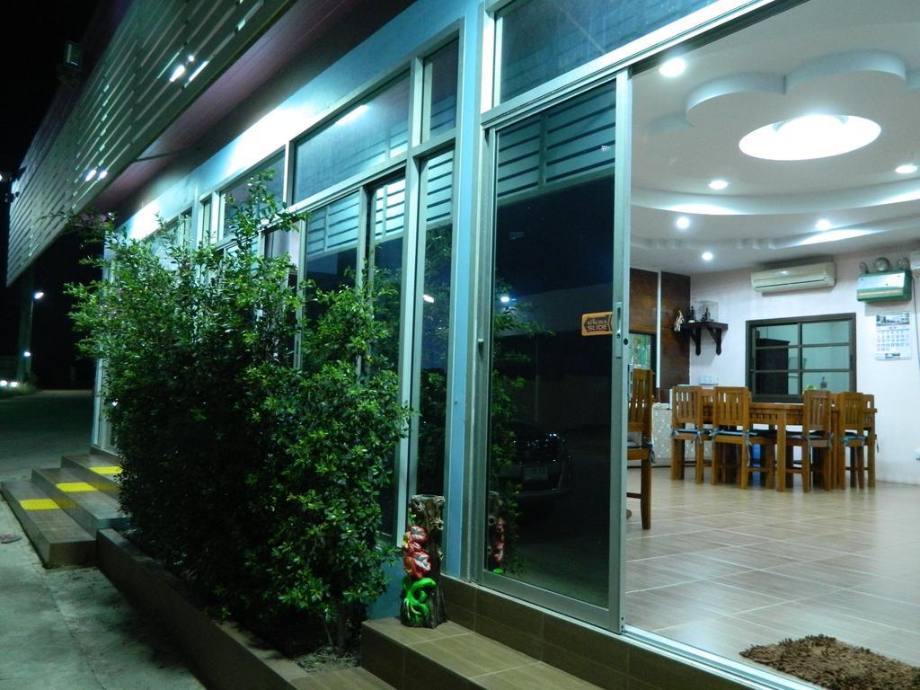 Garden Place Phetchabun Eksteriør billede