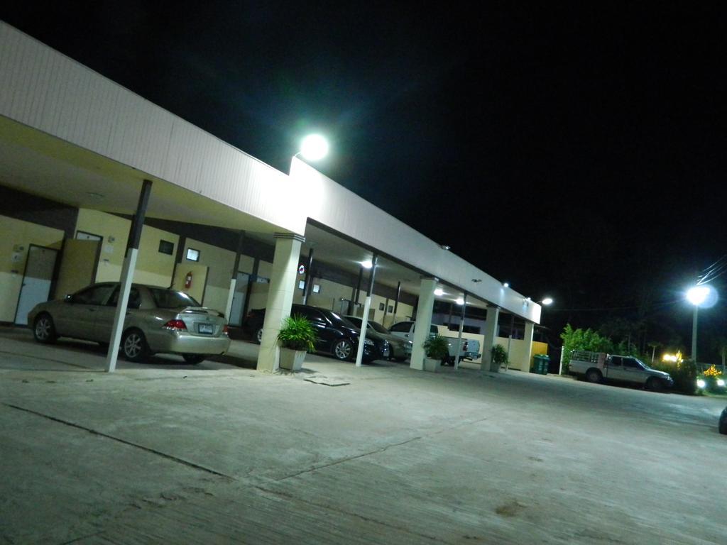 Garden Place Phetchabun Eksteriør billede